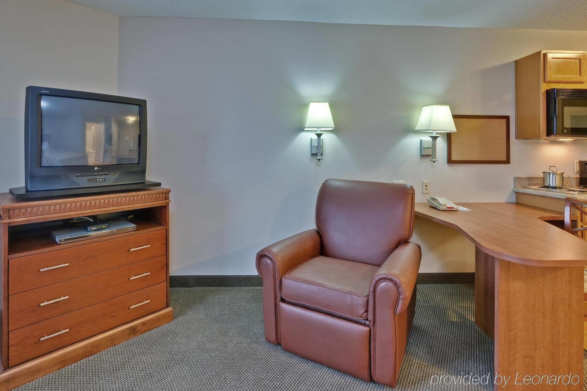 Candlewood Suites Fort Wayne - Nw, An Ihg Hotel Room photo